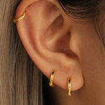 Emilie – Pendientes de oro fino con un suave brillo.