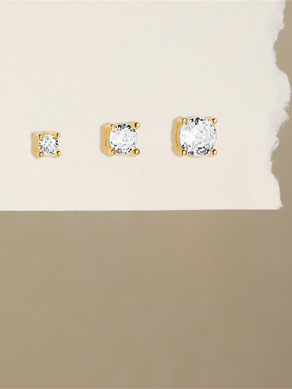 Evelína – Pendientes de oro delicados con un elegante curvado.