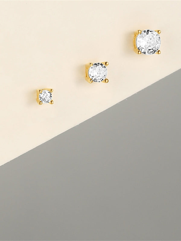 Evelína – Pendientes de oro delicados con un elegante curvado.