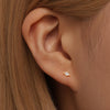 Veronika – Pendientes de oro delicados con brillo.