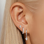 Veronika – Pendientes de oro delicados con brillo.