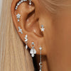 Selina – Pendientes de oro delicados con detalle móvil.