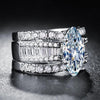 Veronika – Conjunto de anillos con diamantes y acentos dorados.
