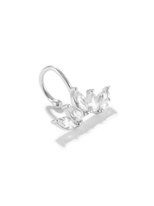 Eva-Marie – Pendientes dorados delicados con forma fluida.
