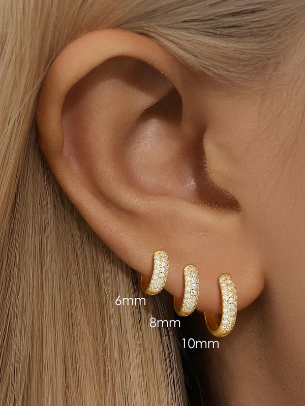 Sina – Pendientes de oro con elegancia minimalista.