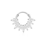 Eva-Marie – Pendientes dorados delicados con forma fluida.