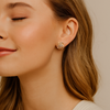 Aurelie – un compañero estiloso para todos aquellos que aprecian la elegancia discreta con un toque de lujo.