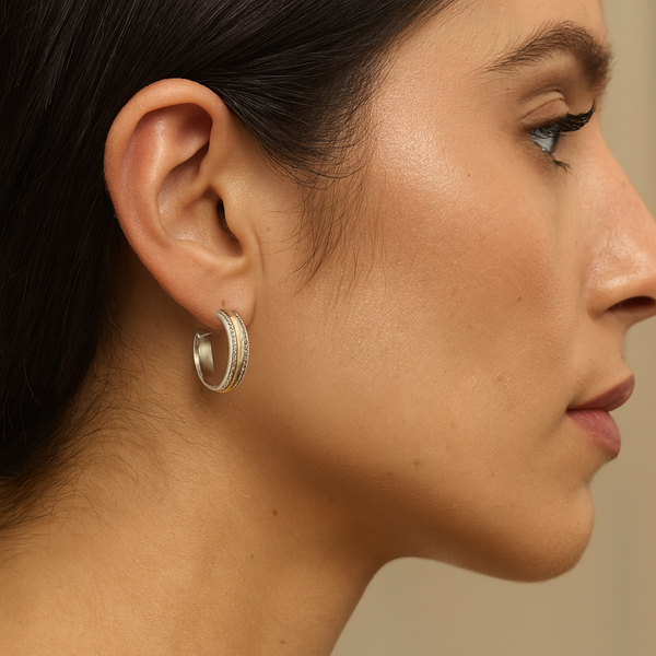 Mia - Pendientes de Plata con Línea Dorada Vintage