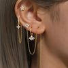 Clarissa – Pendientes de oro con forma cuadrada delicada.