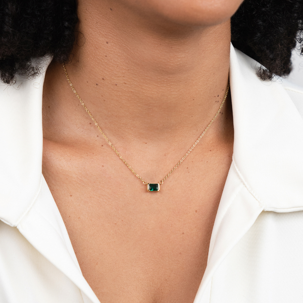 Loretta – Collar con piedra de esmeralda.