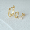 Amálie – Pendientes de oro con movimiento sutil.