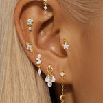 Selina – Pendientes de oro delicados con detalle móvil.