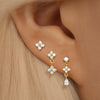 Anika – Pendientes de oro con movimiento sutil.
