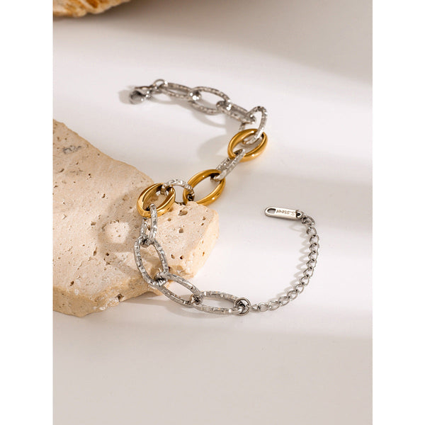 Klara – Pulsera dorada con adorno de perla