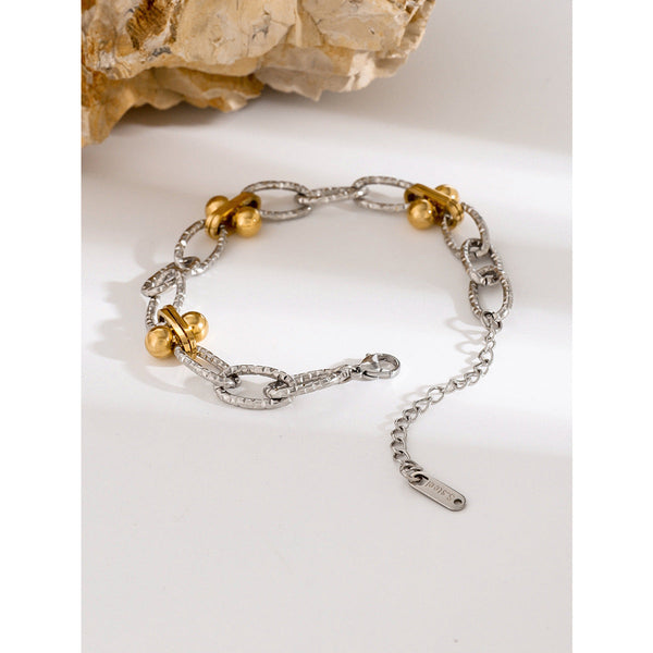 Klara – Pulsera dorada con adorno de perla