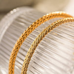 Kateřina – Pulsera de oro delicada con un diseño sencillo.