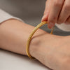 Kateřina – Pulsera de oro delicada con un diseño sencillo.