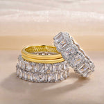 Leona – Anillo de diamante con tres filas brillantes.