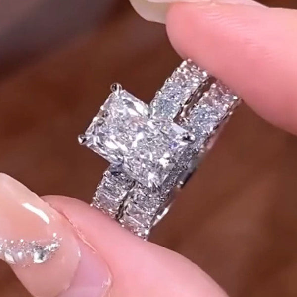 Kateřina – Anillo de diamante con un destacado corte baguette.