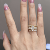Veronika – Conjunto de anillos con diamantes y acentos dorados.