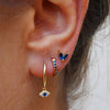 Leandra – Pendientes dorados con forma refinada.