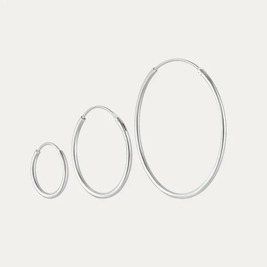 Sabina – Pendientes con una estructura brillante.