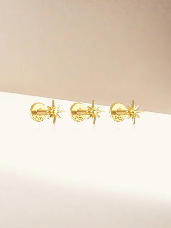 Kateřina – Pendientes dorados con suave curvatura.