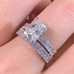 Kateřina – Anillo de diamante con un destacado corte baguette.