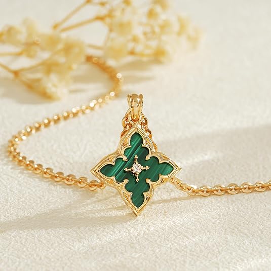 Collar con Colgante de Trébol Esmeralda | Oro