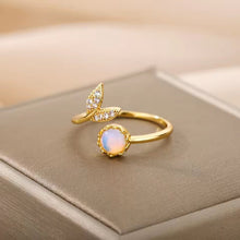Anillo de Oro Ajustable con Ópalo Oceánico