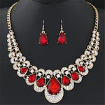 Marlena – Collar de rubí rojo dorado con carácter de declaración.