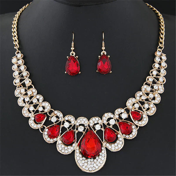 Marlena – Collar de rubí rojo dorado con carácter de declaración.