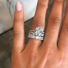 Iris – Anillo de diamante con piedra ovalada.