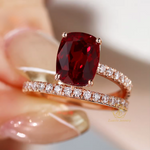 Ulla – Anillo de rubí con marco dorado