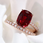 Ulla – Anillo de rubí con marco dorado