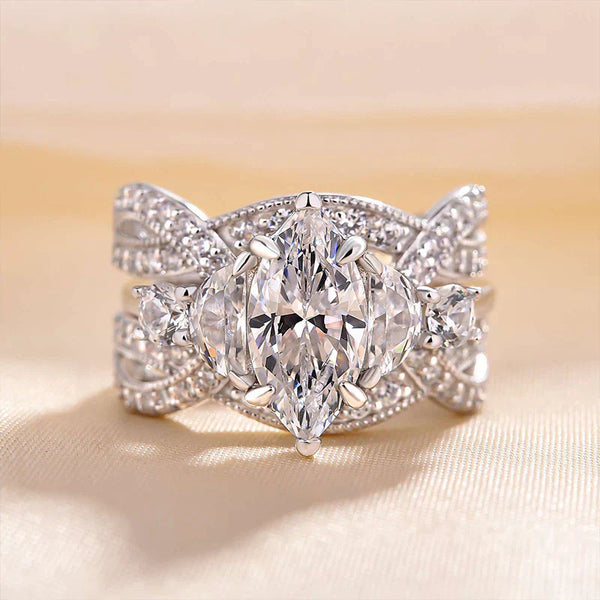 Emilie – Anillo de diamante brillante con corte rectangular.