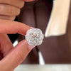 Frieda – Anillo de solitario con piedra redonda.