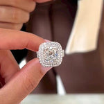 Frieda – Anillo de solitario con piedra redonda.