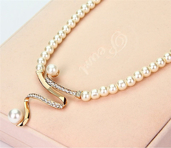 Susanna - Collar de perlas naturales + set de pendientes