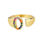 O - Anillo de acero inoxidable dorado con iniciales