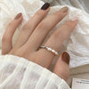 Elisa – Anillo de perlas juguetón con corazón dorado.