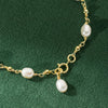 Pavla – Pulsera de perlas delicadas con cierre dorado.