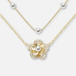 Pavla-Marie – Pendientes de oro con borde de perla.