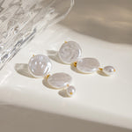 Romina – Pulsera dorada con perlas y eslabones delicados.