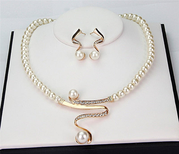 Susanna - Collar de perlas naturales + set de pendientes