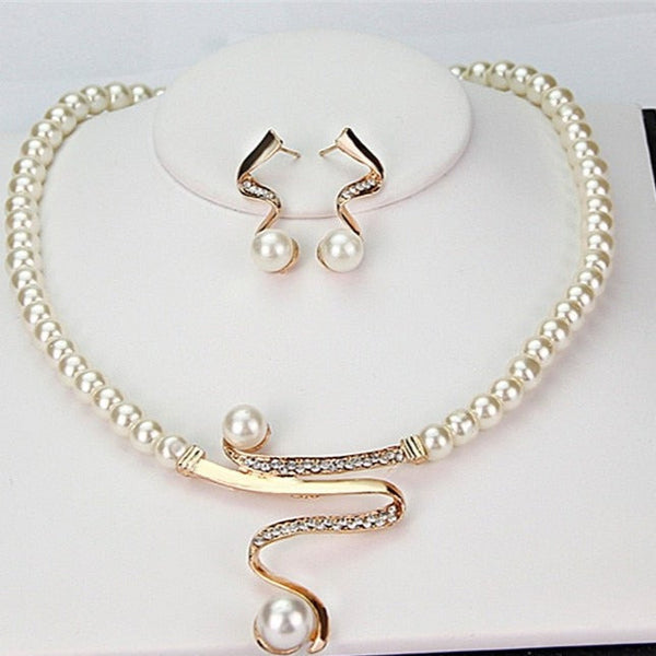 Fabienne - Collar de perlas + conjunto de pendientes