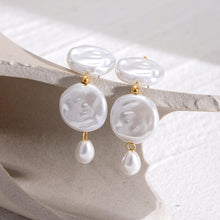 Romina – Pulsera dorada con perlas y eslabones delicados.
