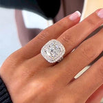 Frieda – Anillo de solitario con piedra redonda.