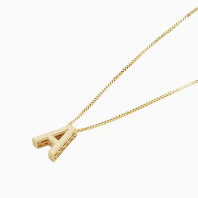 Collar con iniciales de amor