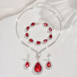 Tereza – Conjunto con piedras rubí.